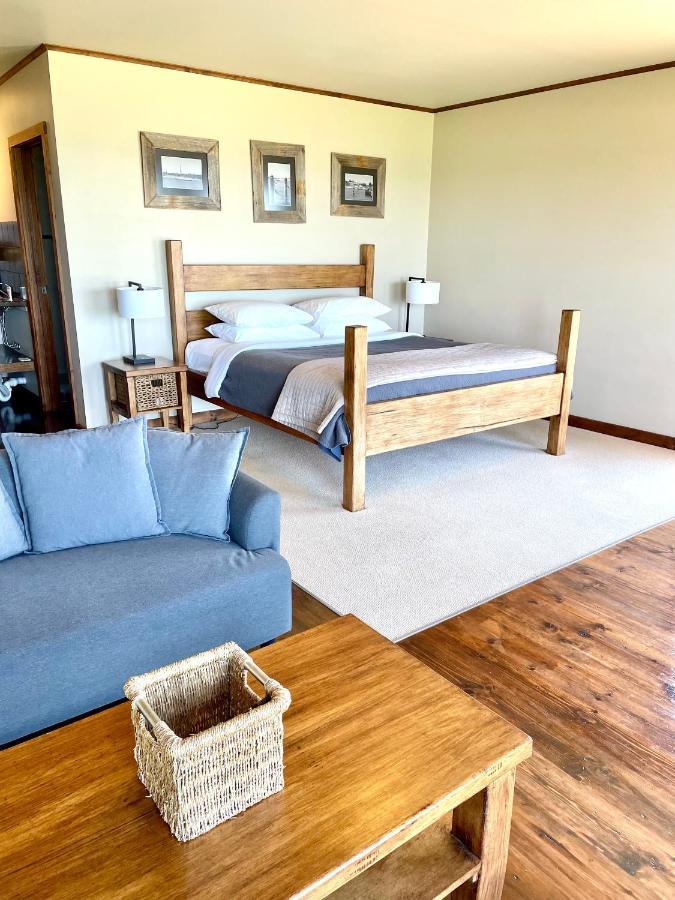 Bed & Breakfast Castaways *